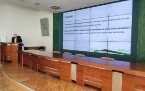 WICEPREZES ZARZĄDU OBRONIŁ ROZPRAWĘ DOKTORSKĄ (2)