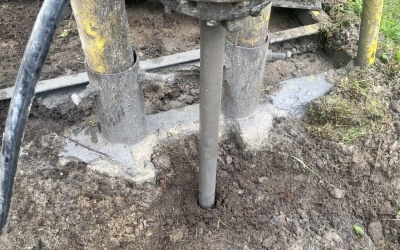 TRWAJĄ PRACE STABILIZUJĄCE GRUNT (4)