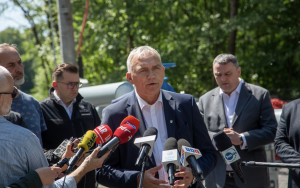 ROZPOCZĘTO ODPOMPOWYWANIE WÓD, ABY ZWALCZYĆ PROBLEM ZAPADLISK W TRZEBINI (1)
