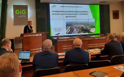 PRZYSZŁOŚĆ REGIONÓW POPRZEMYSŁOWYCH (1)