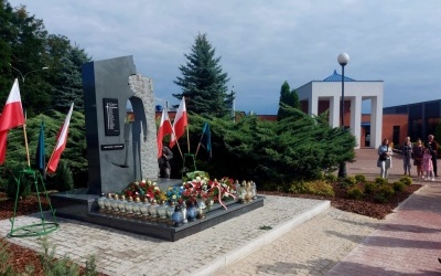 OBCHODY 14. ROCZNICY KATASTROFY W KOPALNI „ŚLĄSK” ORAZ PRZENOSINY POMNIKA OFIAR (1)
