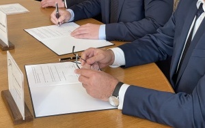 SRK PRZEKAŻE KOLEJNE TERENY - PODPISANO LIST INTENCYJNY Z GMINĄ ŚWIĘTOCHŁOWICE (6)
