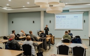 KOLEJNI GÓRNICY ROZPOCZĘLI SZKOLENIE NA TURBINACH WIATROWYCH (2)