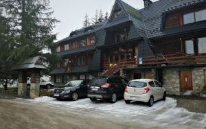 Siedziba Urzędu Gminy Kościelisko w sąsiedztwie nieruchomości